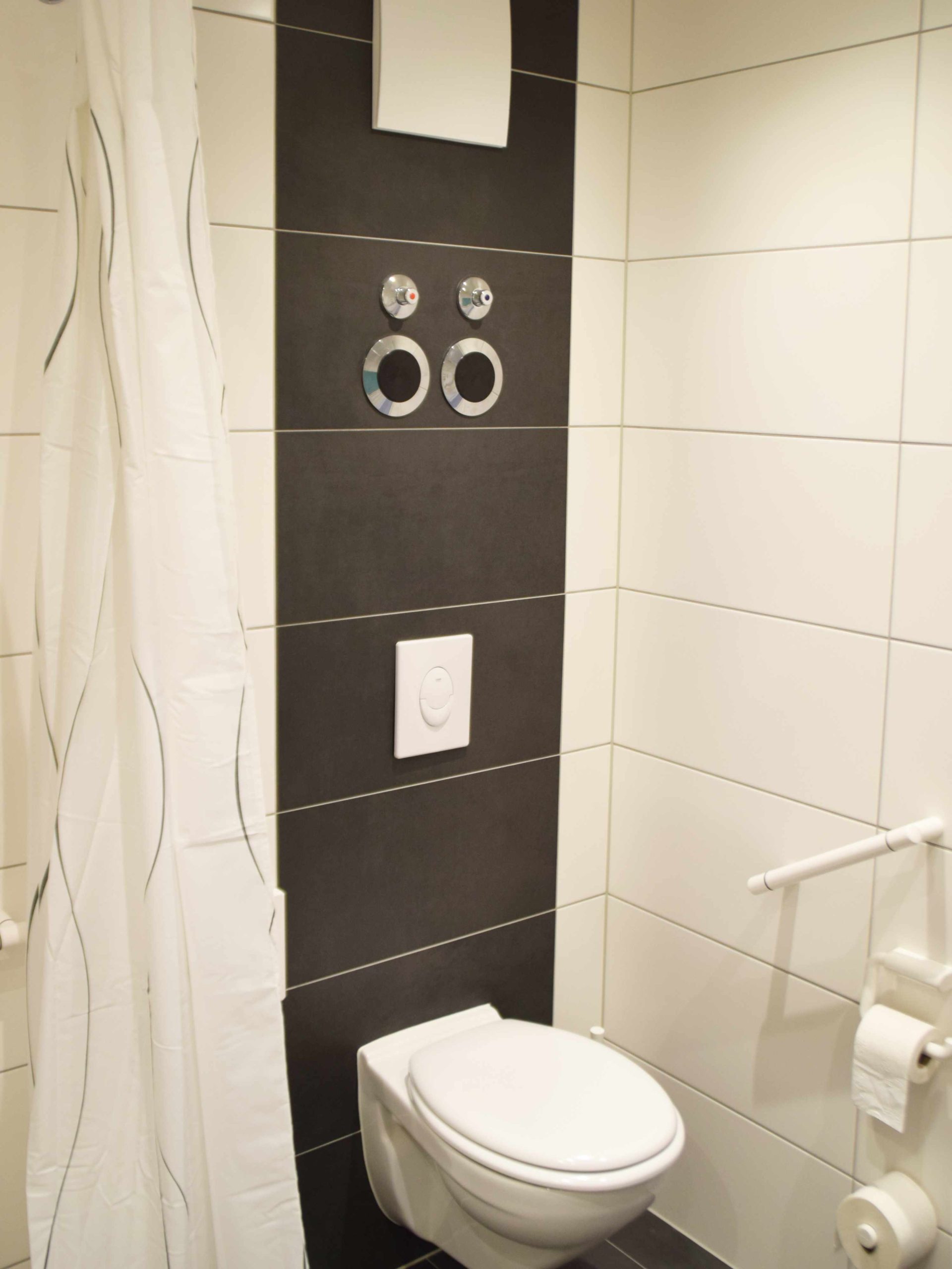 Bad mit Dusche im Haus Irene